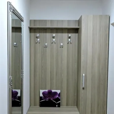 Apartamento Apartman Lux S&v 1 Lukavica Istocno Hilandarska Centar *